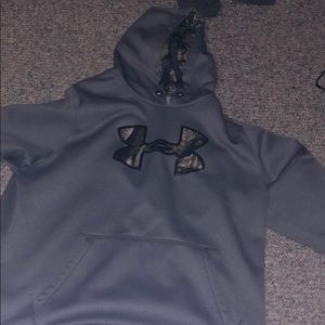 Under Armour Sweatshirt